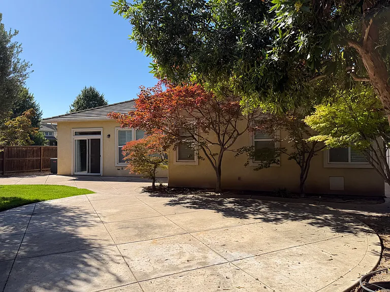 3917 Lakeside Dr — Photo 6