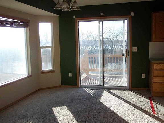 3rd image of 1424 E Sunset Ct