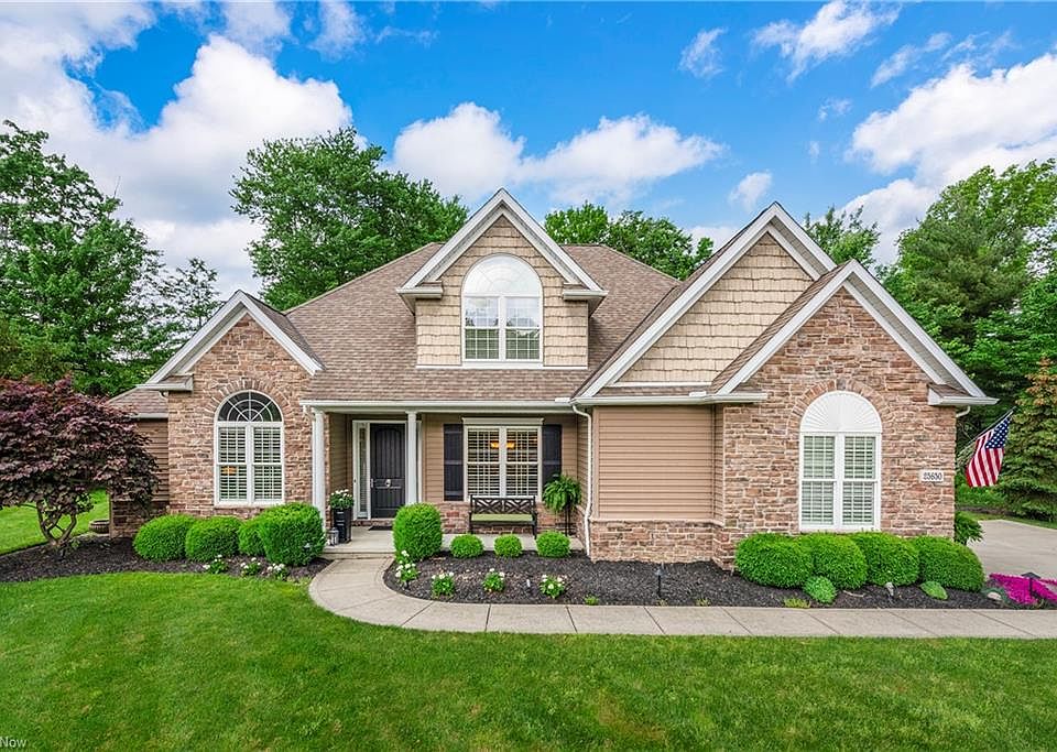 1st image of 25650 Chesterfield Ct #5