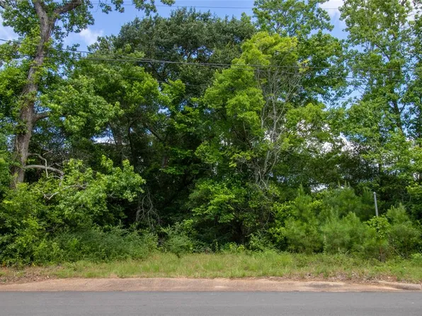 3800 Boettcher Drive, Huntsville, TX 77340