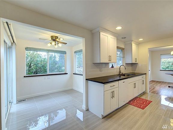 3rd image of 10830 SE 213th St