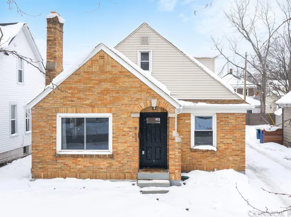 953 Lake Michigan Dr NW, Grand Rapids, MI 49504