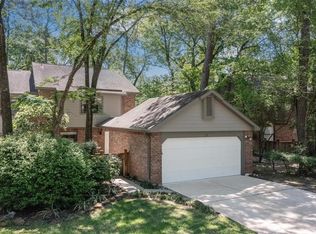 24 W Willowwood Ct, Spring, TX 77381