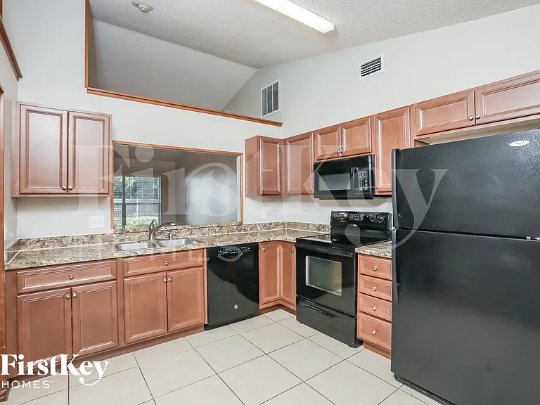 104 Hazel Blvd — Photo 5