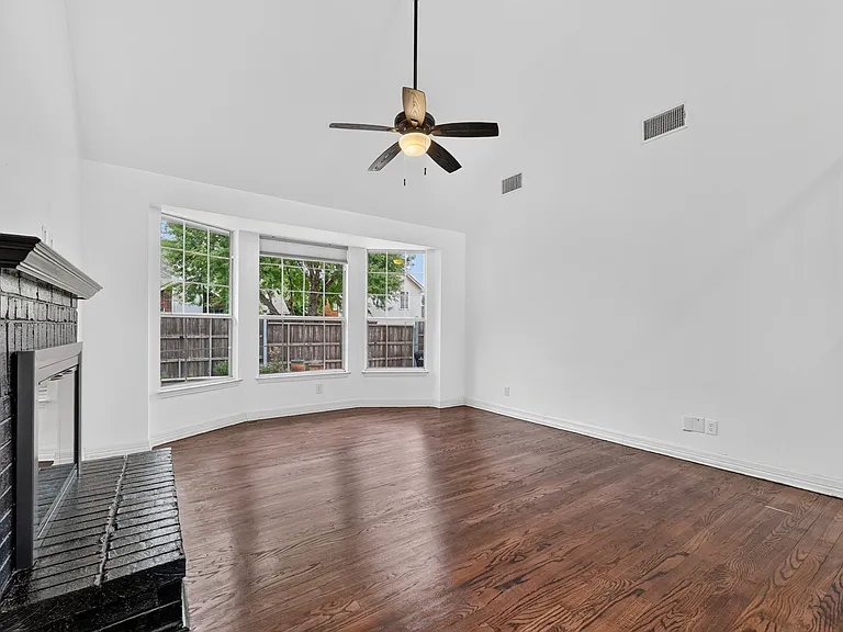 5900 Atlanta Dr — Photo 6