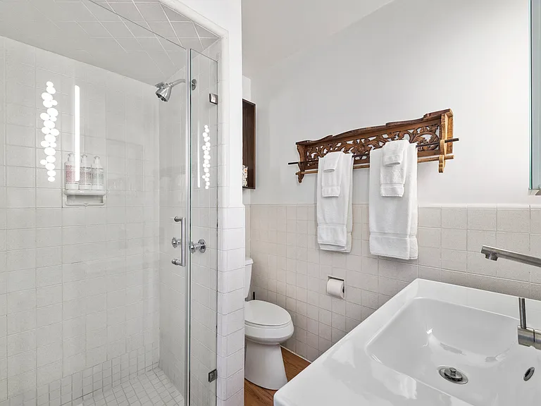 349 E 19th St #2 — Photo 42