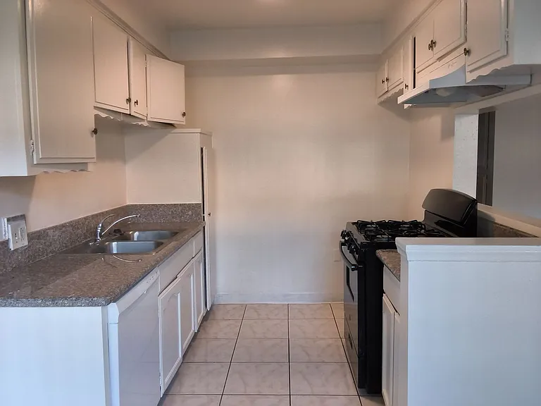 109 Almansor St — Photo 33
