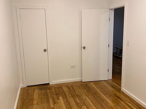 5th image of 2970 Lawton Ave #2