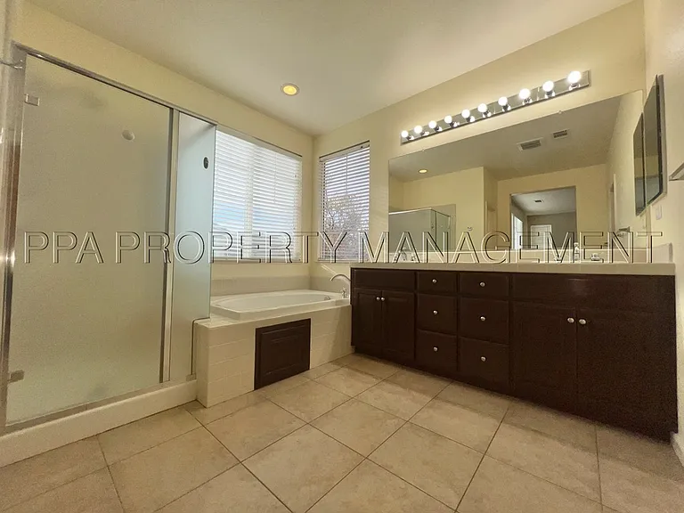 132 Shea Ct — Photo 24