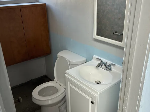 2876 NE Diamond Lake Blvd #105, Roseburg, OR 97470