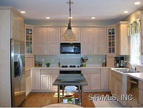 5th image of 11 Forest Hill Ln