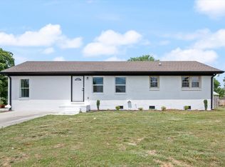 330 Lagoon Dr, McMinnville, TN 37110