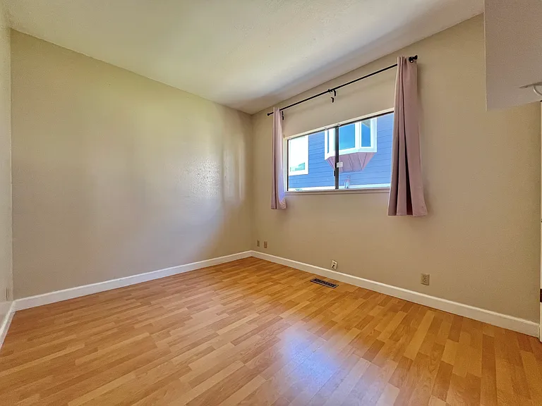 463 Sea Horse Dr — Photo 21