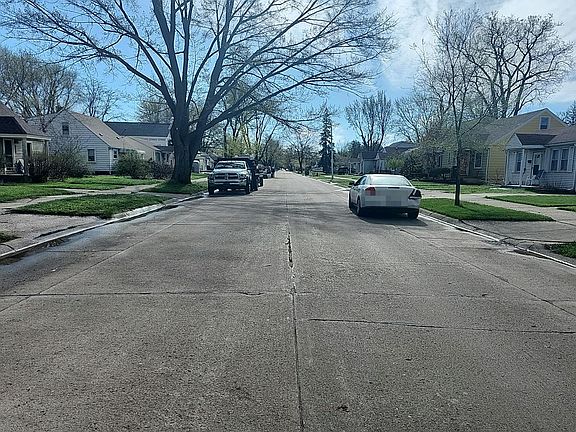 5th image of 20842 Hollywood St