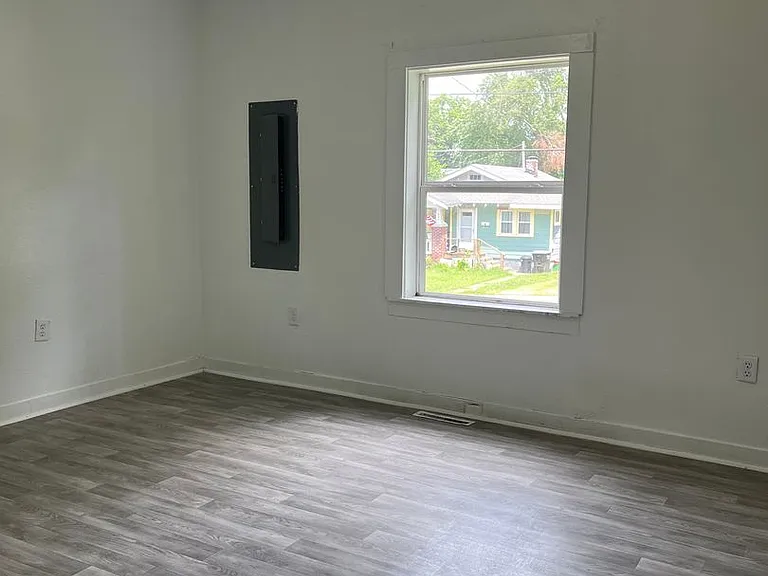 914 W Nichols St — Photo 15