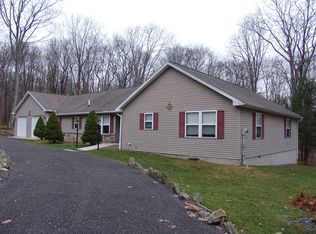 372 Anemone Ln, Terra Alta, WV