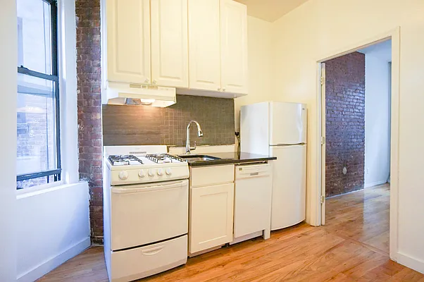 Rented by City Connections Realty | media 4