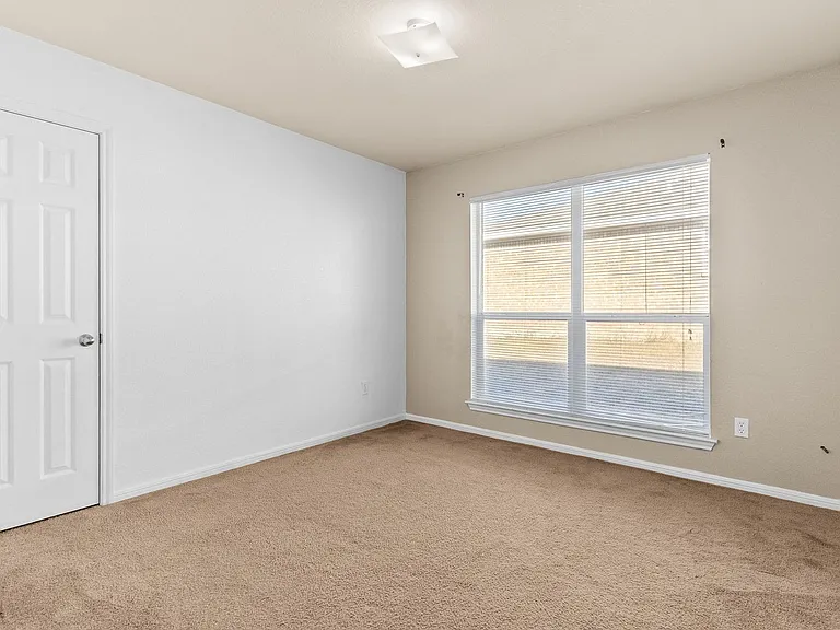3408 Logsdon St — Photo 10