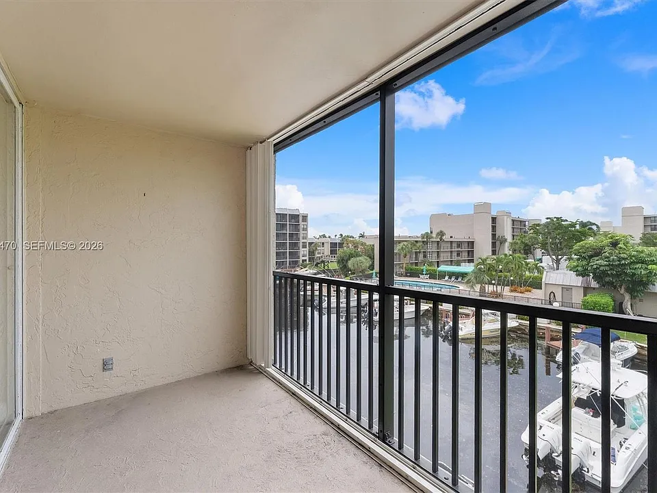 4 Royal Palm Way #3080