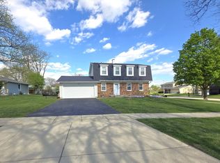 1750 Ridgewood Ln, Hoffman Estates, IL 60192