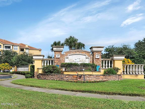 2nd image of 8539 GATE Parkway W #1527