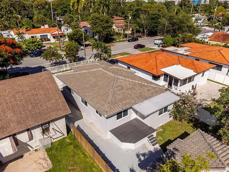 440 SW 21st Rd — Photo 30