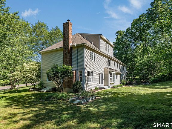 3rd image of 29 Buell Hill Road