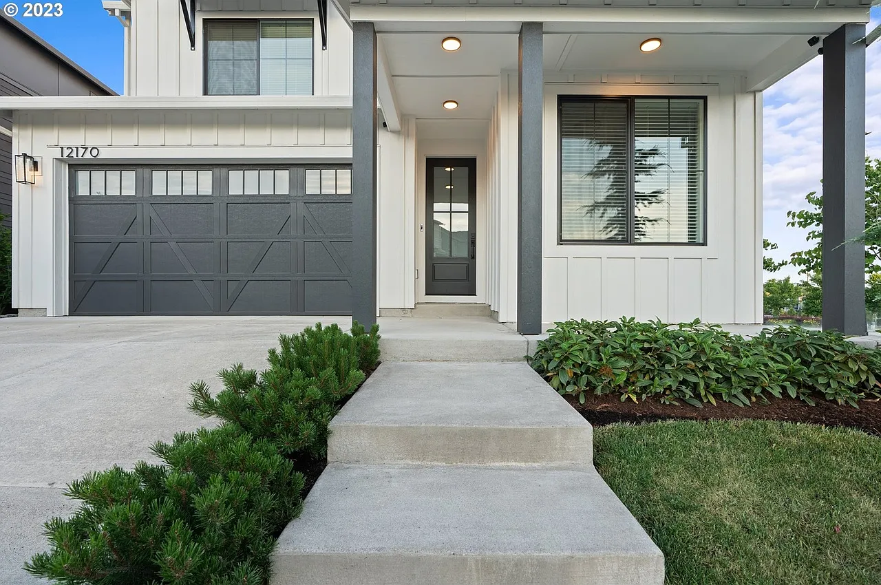 5 bed, 3354 sqft, $4,990 — Photo 2
