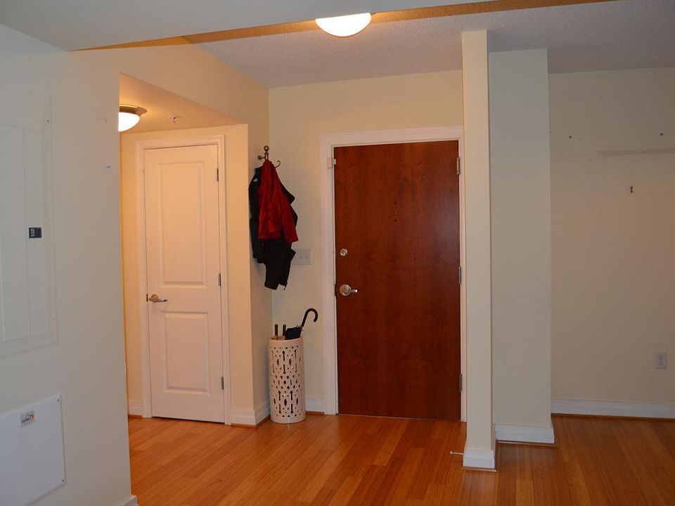 Spacious entry way and large entry closet complete with Elfa