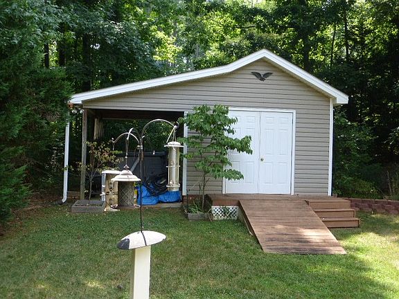 5th image of 342 Lakeside Dr