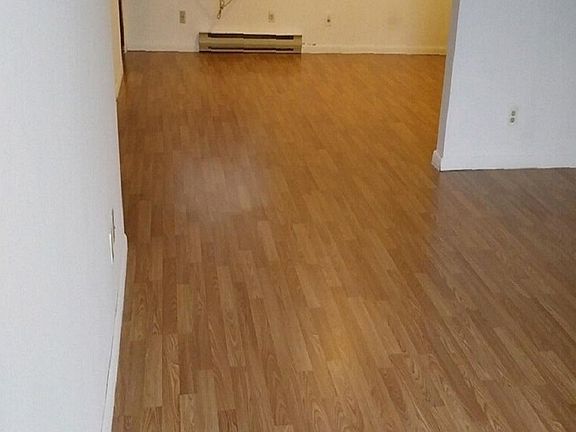 2nd image of 712 Cedar Dr APT 9