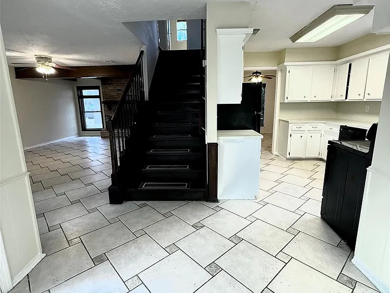 17719 Windy Point Dr — Photo 12
