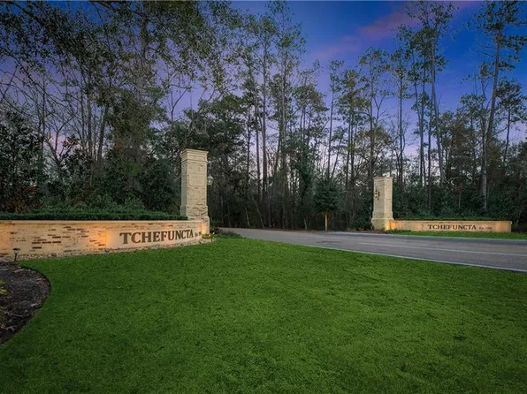 14 Wax Myrtle Ln, Covington, LA 70433