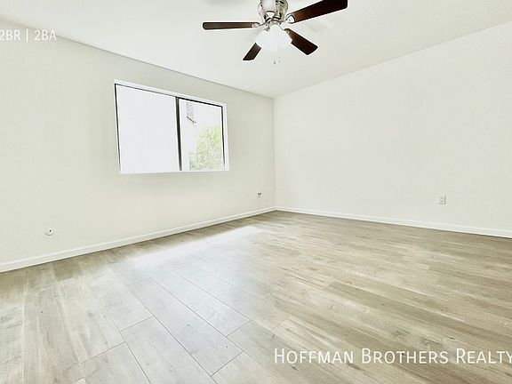 5th image of 11943 Weddington St #303