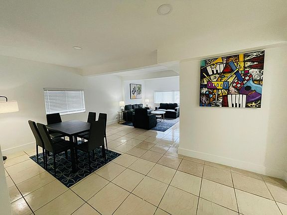 3rd image of 2628 SW 31st Pl #A