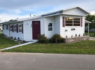 2047 S Mobile Estates Dr, Sarasota, FL 34231