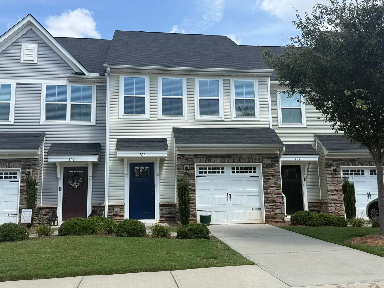 3 bed, 2.5 bath, 1564 sqft, $1,795 — Photo 1