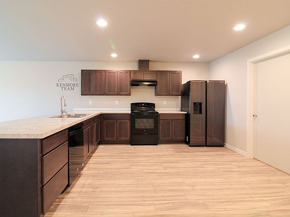 2nd image of 301 S Cedar Ave