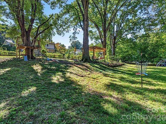 4th image of 19916 Floral Ln
