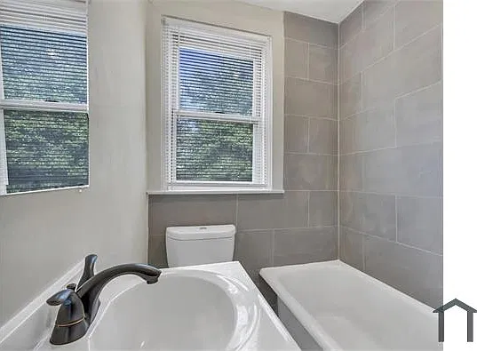 409 Kerper St #B — Photo 7