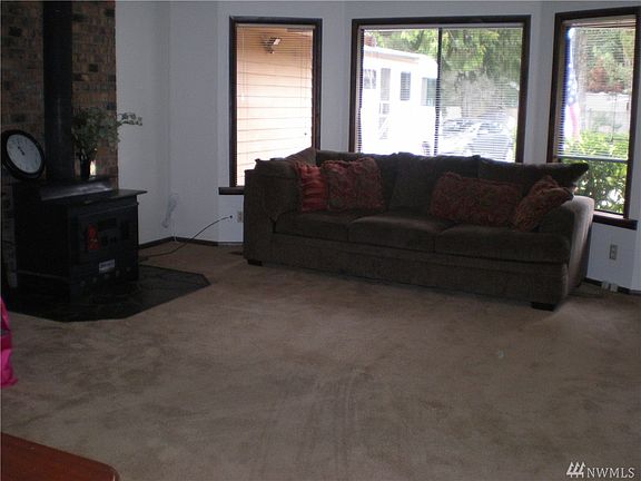 3rd image of 4819 Indian Summer Dr SE