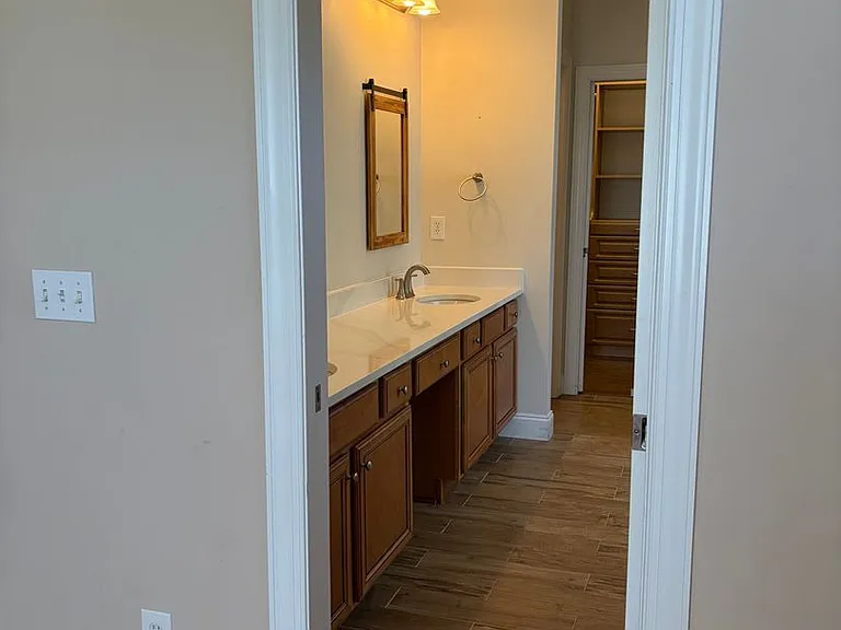 125 Gramercy Ct — Photo 27