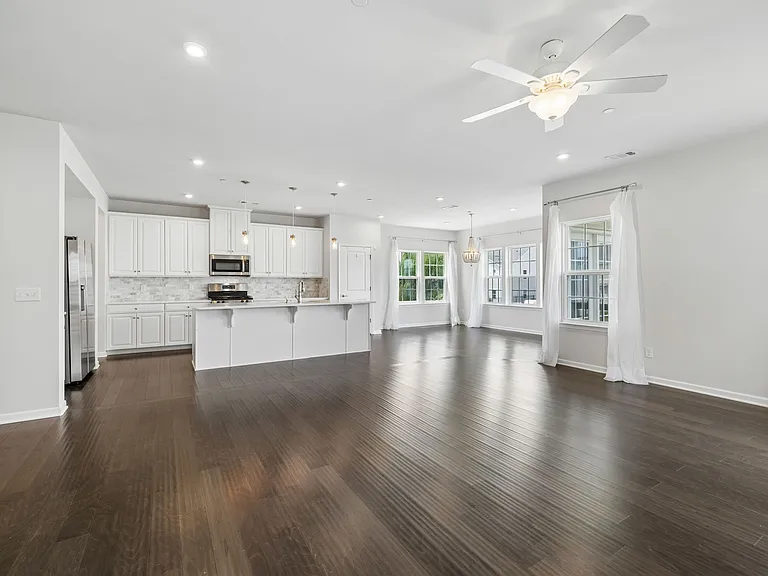 2030 Oglethorpe Dr — Photo 18