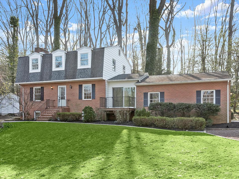1st image of 326 Edgewater Rd