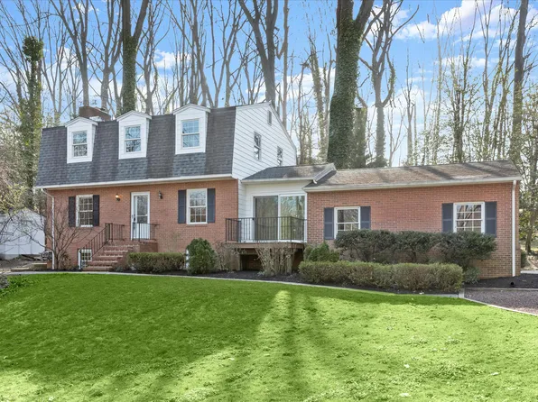 326 Edgewater Rd, Pasadena, MD 21122