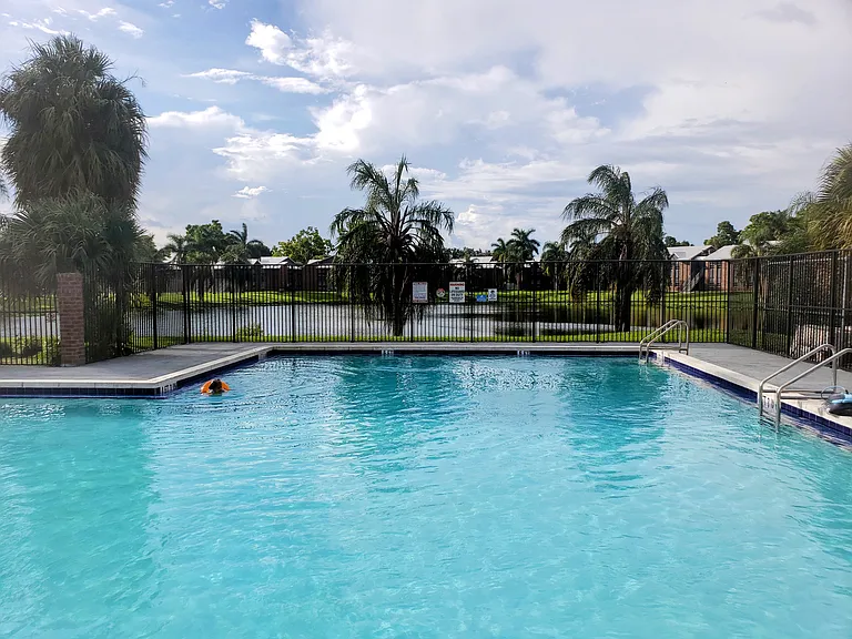 Lake View Villas — Photo 31