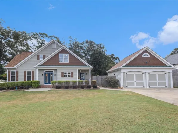 101 Grove Park Dr, Carrollton, GA 30117