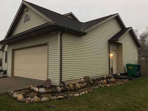 2nd image of 53681 Woodvale Dr