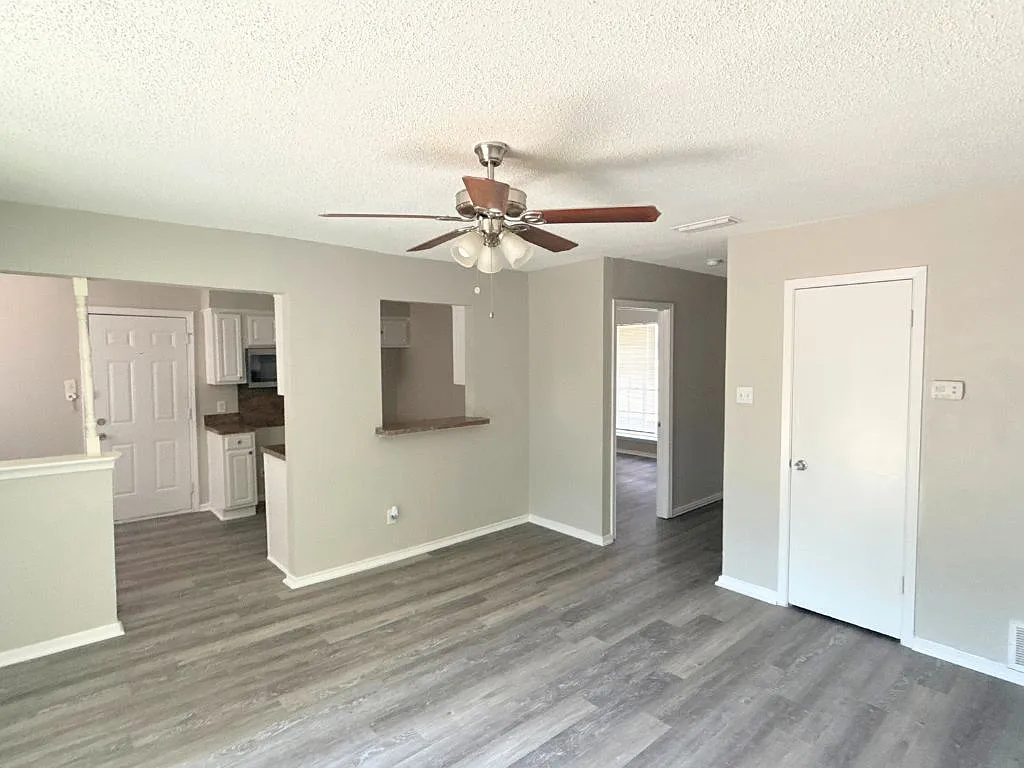 3244 Little River Drive Dallas, Texas 75241 — Photo 4