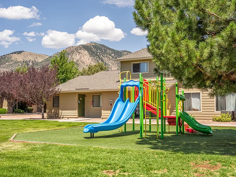 Country Club Meadows Apartments — Photo 34